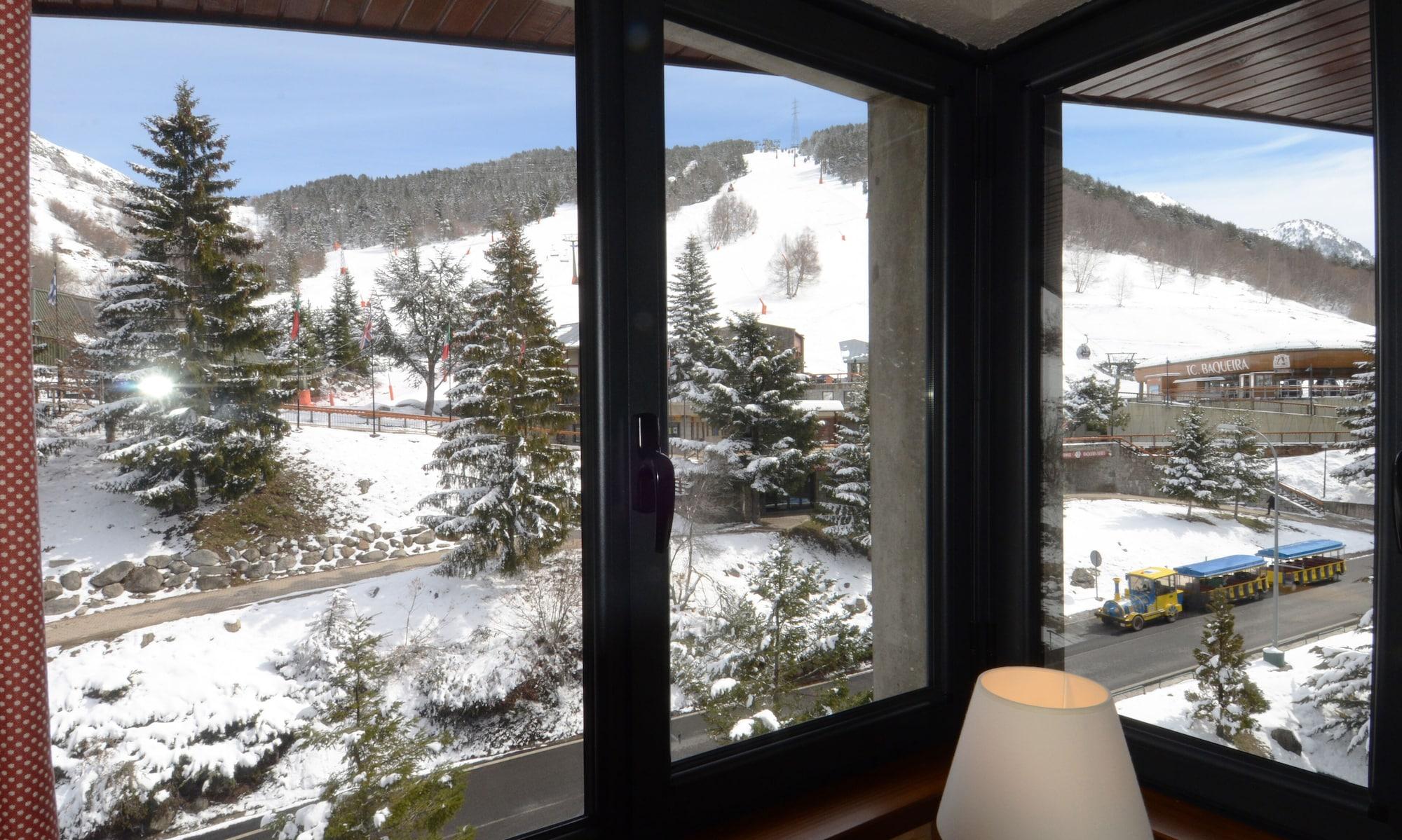 Hotel Tuc Blanc Baqueira Beret Esterno foto