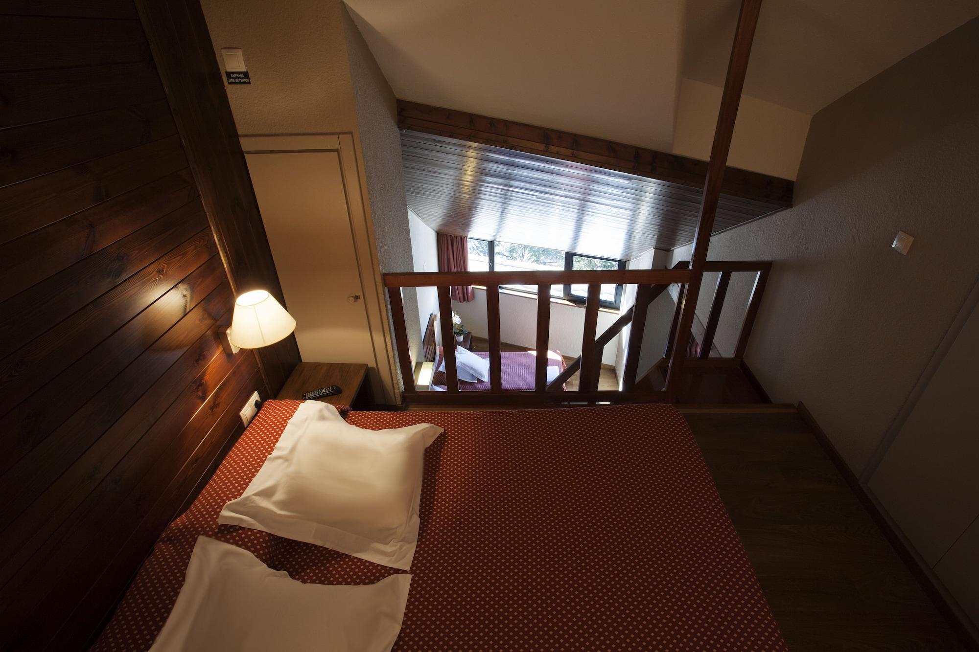 Hotel Tuc Blanc Baqueira Beret Esterno foto
