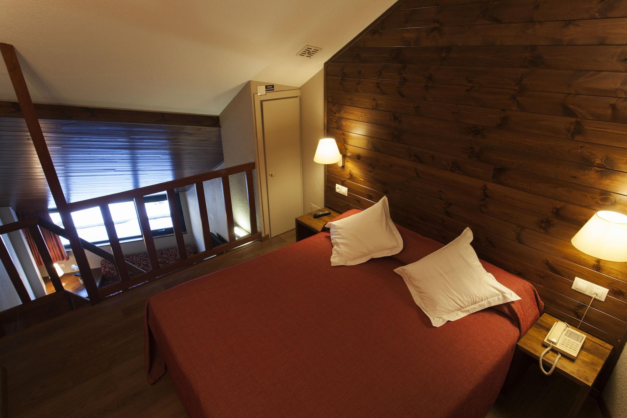 Hotel Tuc Blanc Baqueira Beret Esterno foto