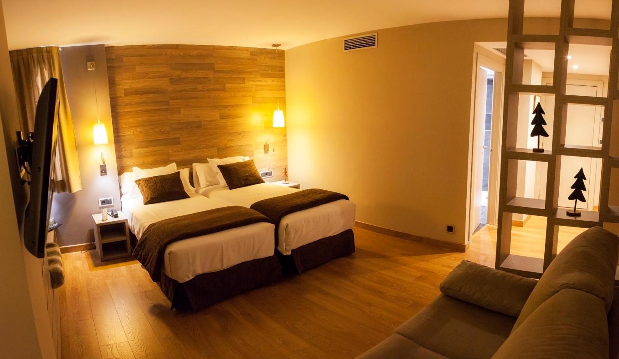 Hotel Tuc Blanc Baqueira Beret Esterno foto
