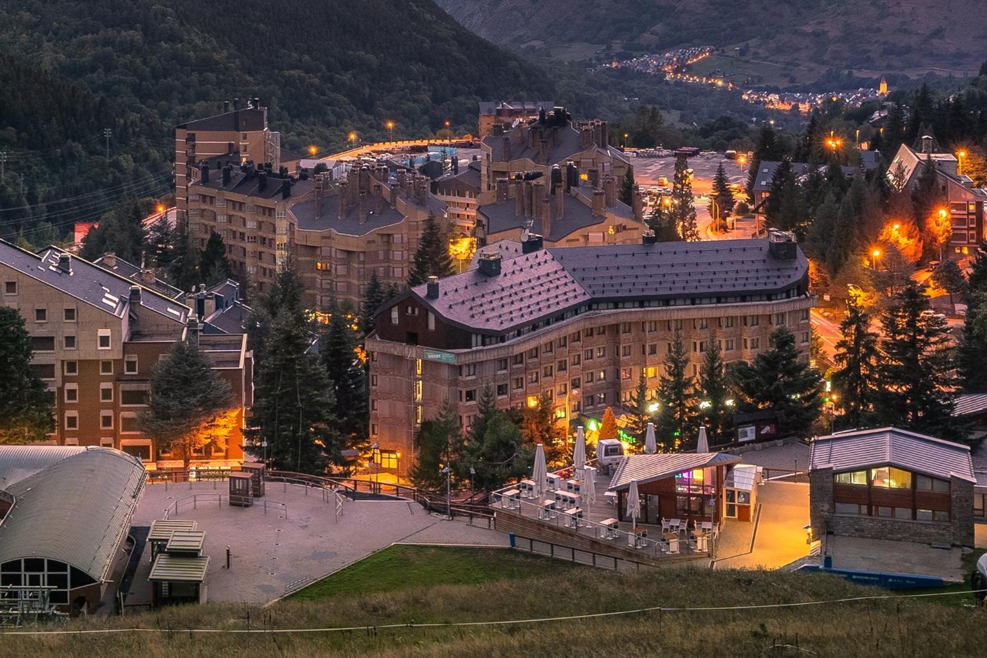 Hotel Tuc Blanc Baqueira Beret Esterno foto
